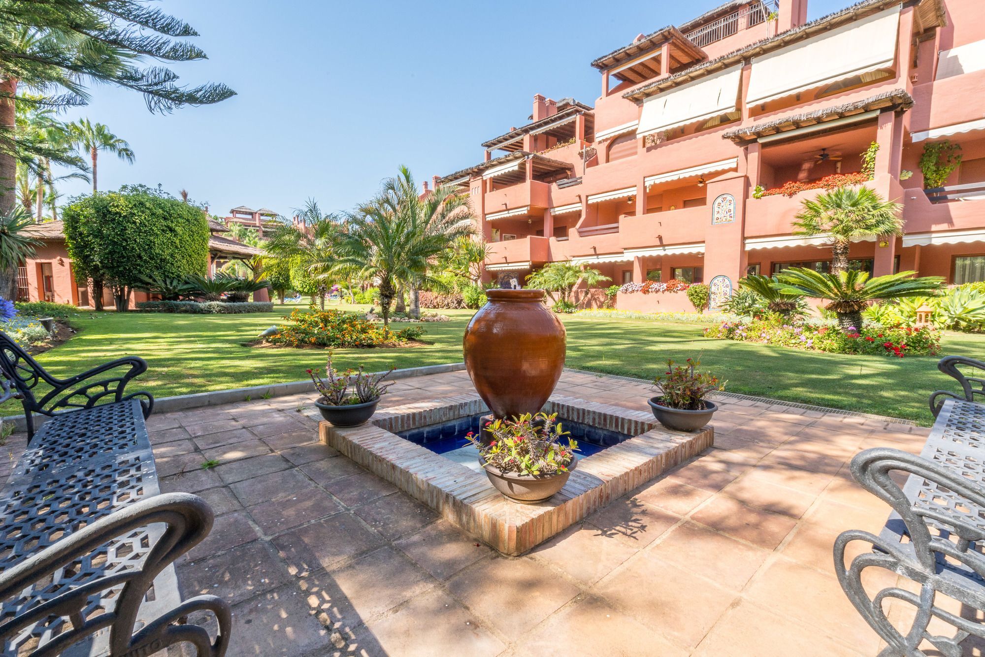 The Grand Oasis Estepona Marbella Bagian luar foto